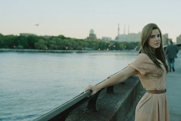 Lana Del Rey By The Lake Wallpaper Opera Add Ons
